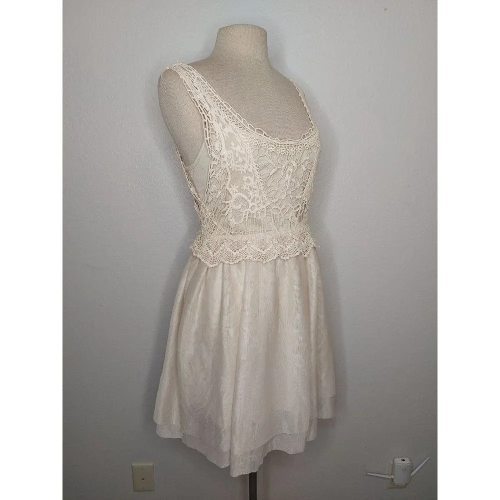 Love Fire Junior Womens Large Lace Dress Off White Beige Halter Lace Sleeveless - Picture 8 of 14